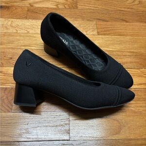 Vivaia Julie Heel Size 7.5